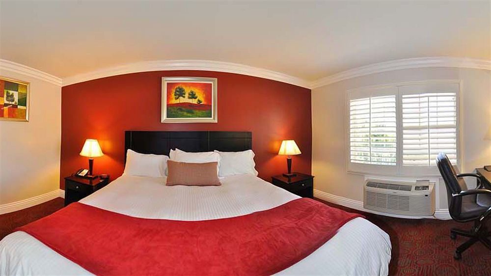 Western Burbank Airport 3*